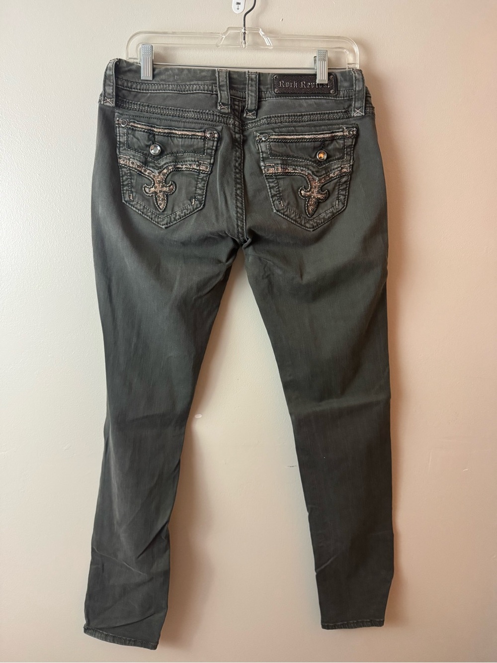 Women’s Rock Revival Charcoal Betty Skinny Jeans Embellish Back Pockets Size 30